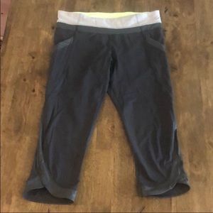 Lululemon cropped tights with pockets